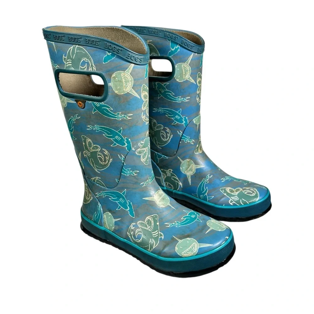 BOGS Pull-on Rubber Rain Boots in shark print